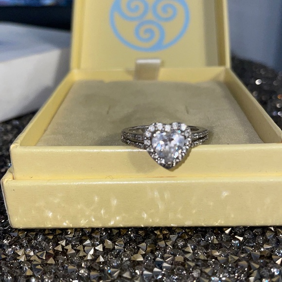 Kohl's Jewelry Sterling Silver Heart Ring Size 7 Poshmark